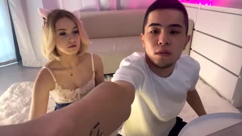 Snapshot of sue_star chatting on February 15, 9:16 am Emmy online show from February 15, 9:16 am