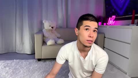 Snapshot of sue_star chatting on October 9, 9:57 pm Emmy online show from October 9, 9:57 pm