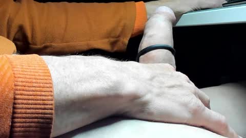 Snapshot of suedernorder chatting on December 27, 9:54 pm suedernorder online show from December 27, 9:54 pm