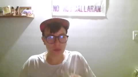 suedirtyboy online show from April 4, 2:10 am