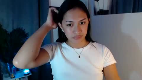 Snapshot of sugar_chloe17 chatting on March 6, 9:53 pm sugar_chloe17 online show from March 6, 9:53 pm