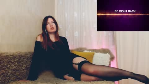 Snapshot of sugar_desire chatting on March 6, 8:05 pm Instagram faroffland online show from March 6, 8:05 pm