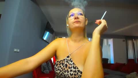 Snapshot of sugar_mayy chatting on November 3, 9:21 am May online show from November 3, 9:21 am