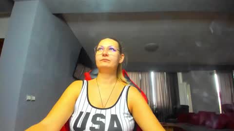 Snapshot of sugar_mayy chatting on November 11, 9:09 am May online show from November 11, 9:09 am