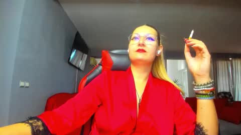 Snapshot of sugar_mayy chatting on November 21, 9:19 am May online show from November 21, 9:19 am