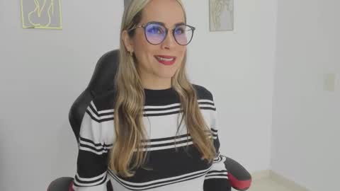 sugar_milff online show from October 25, 2:13 pm