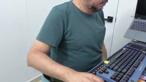 Johnny online show from April 26, 8:06 pm