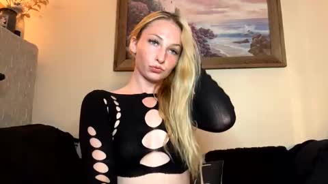 sugarrushxoxo online show from March 29, 1:38 am