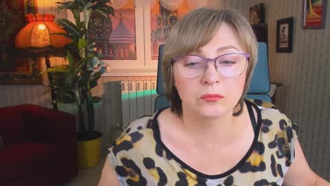 Vivien online show from February 5, 9:04 am