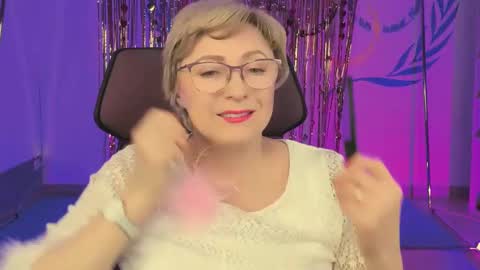 Vivien online show from February 19, 9:06 am