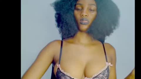 Snapshot of sugax_cuntwetxx chatting on December 21, 7:32 pm Ivy online show from December 21, 7:32 pm