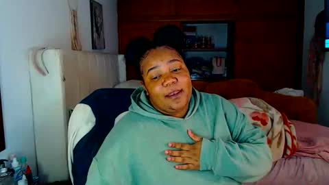 Cami   Back in 2 hours online show from March 29, 11:49 pm