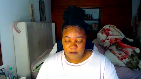 Cami   Back in 2 hours online show from April 4, 5:06 am