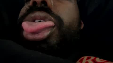 Snapshot of suggnight chatting on September 16, 7:59 pm Let me be your knight that saves you online show from September 16, 7:59 pm