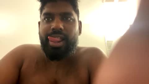 Snapshot of suggnight chatting on November 21, 2:38 pm Let me be your knight that saves you online show from November 21, 2:38 pm