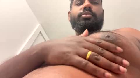 Snapshot of suggnight chatting on November 24, 2:28 pm Let me be your knight that saves you online show from November 24, 2:28 pm