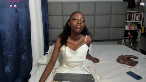 suhaila_suu online show from November 28, 12:46 am