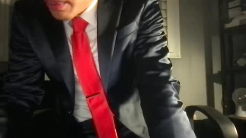 Snapshot of suitfetishez chatting on March 27, 4:29 am suitfetishez online show from March 27, 4:29 am