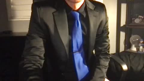 Snapshot of suitfetishez chatting on April 3, 5:38 am suitfetishez online show from April 3, 5:38 am