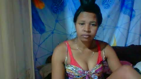 Snapshot of sukietalore chatting on May 21, 2:07 am SukieTalore online show from May 21, 2:07 am