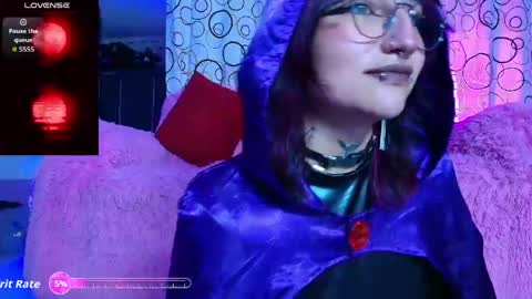    online show from April 22, 11:39 pm