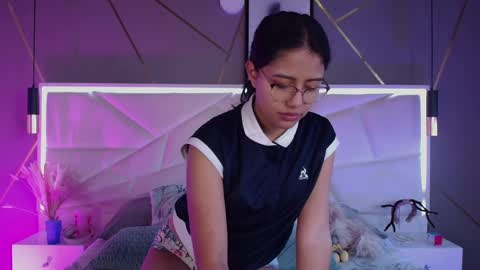 SUKI online show from April 12, 12:32 pm