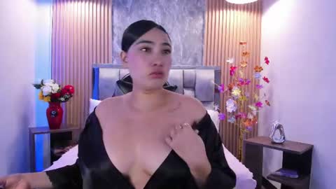 Snapshot of sulay_kim chatting on July 23, 1:58 am Sulay online show from July 23, 1:58 am