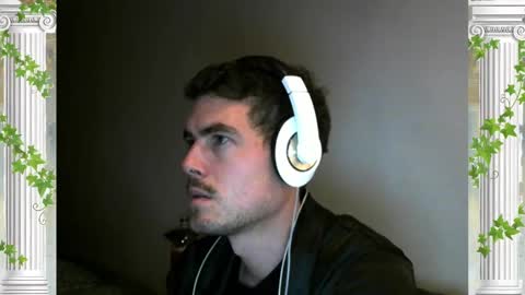 Snapshot of sultansgirls chatting on October 7, 8:33 am The Sultan online show from October 7, 8:33 am