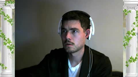 Snapshot of sultansgirls chatting on October 28, 7:12 am The Sultan online show from October 28, 7:12 am