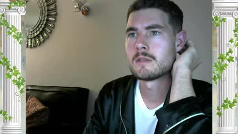 Snapshot of sultansgirls chatting on November 3, 4:03 am The Sultan online show from November 3, 4:03 am