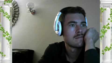 Snapshot of sultansgirls chatting on November 5, 4:34 am The Sultan online show from November 5, 4:34 am