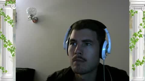 Snapshot of sultansgirls chatting on November 7, 2:44 am The Sultan online show from November 7, 2:44 am