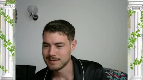 Snapshot of sultansgirls chatting on November 14, 3:11 pm The Sultan online show from November 14, 3:11 pm