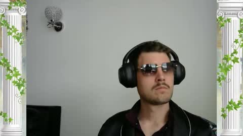 Snapshot of sultansgirls chatting on November 19, 6:30 pm The Sultan online show from November 19, 6:30 pm