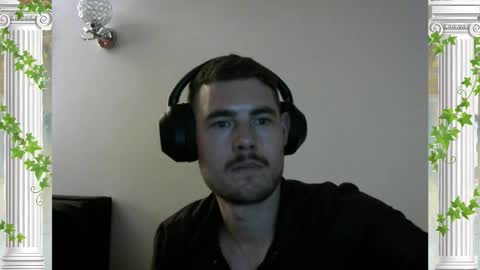 Snapshot of sultansgirls chatting on November 22, 4:00 am The Sultan online show from November 22, 4:00 am