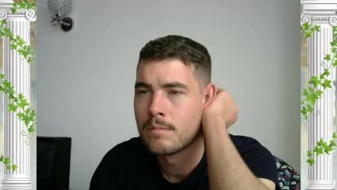 Snapshot of sultansgirls chatting on November 23, 7:35 pm The Sultan online show from November 23, 7:35 pm