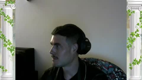 Snapshot of sultansgirls chatting on November 25, 3:39 am The Sultan online show from November 25, 3:39 am