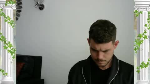 Snapshot of sultansgirls chatting on December 2, 2:45 pm The Sultan online show from December 2, 2:45 pm