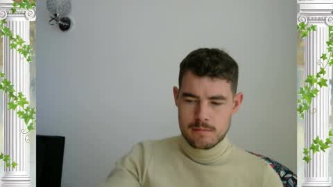 Snapshot of sultansgirls chatting on December 3, 3:43 pm The Sultan online show from December 3, 3:43 pm