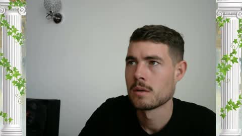 Snapshot of sultansgirls chatting on December 4, 6:16 pm The Sultan online show from December 4, 6:16 pm