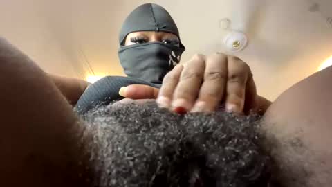 Snapshot of sultryaura chatting on November 30, 2:26 am maskedtemptress online show from November 30, 2:26 am