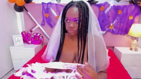 Snapshot of sulyclarck chatting on October 31, 8:54 pm Hot ebony online show from October 31, 8:54 pm