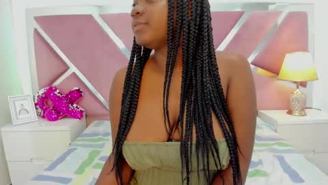 Snapshot of sulyclarck chatting on November 10, 2:38 pm Hot ebony online show from November 10, 2:38 pm