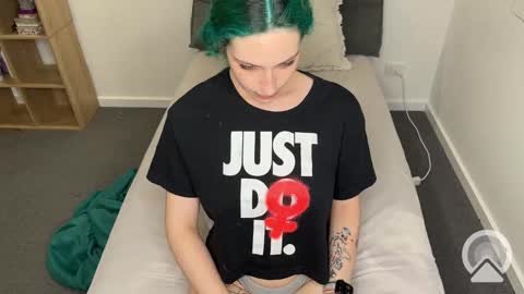 Snapshot of summer96o chatting on September 17, 9:00 am Summer online show from September 17, 9:00 am