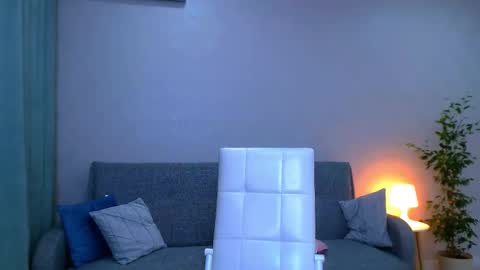 Christina online show from March 13, 6:03 pm