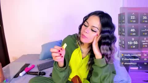 Snapshot of summer_holiday chatting on December 10, 9:55 am OnlyFans summer holiday online show from December 10, 9:55 am