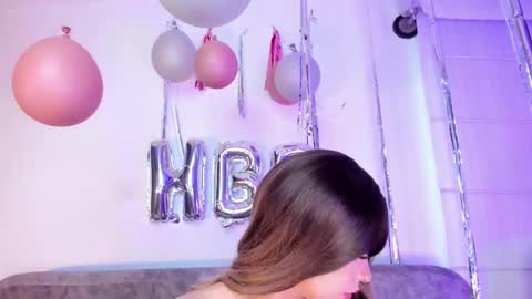 Snapshot of summer_holiday chatting on January 19, 11:34 am OnlyFans summer holiday online show from January 19, 11:34 am