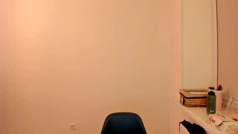 Summer Preston online show from December 18, 3:12 am