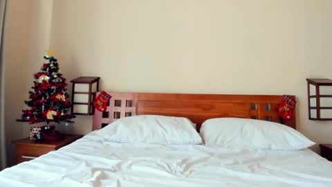 Snapshot of summer_sunshine_ chatting on December 24, 7:39 am Angel PVT show open online show from December 24, 7:39 am