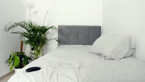 Snapshot of summer_sunshine_ chatting on February 22, 5:44 am Angel PVT show open online show from February 22, 5:44 am